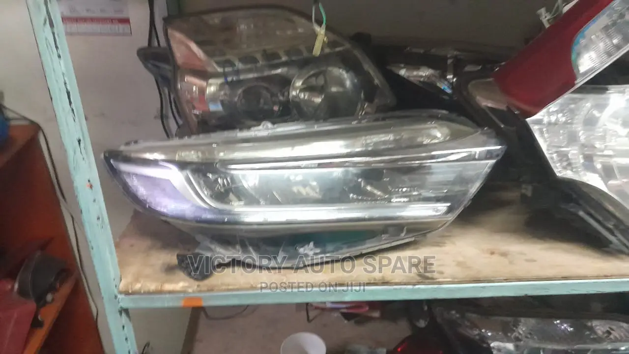 Honda Fit Shuttle Headlight 2014/2015