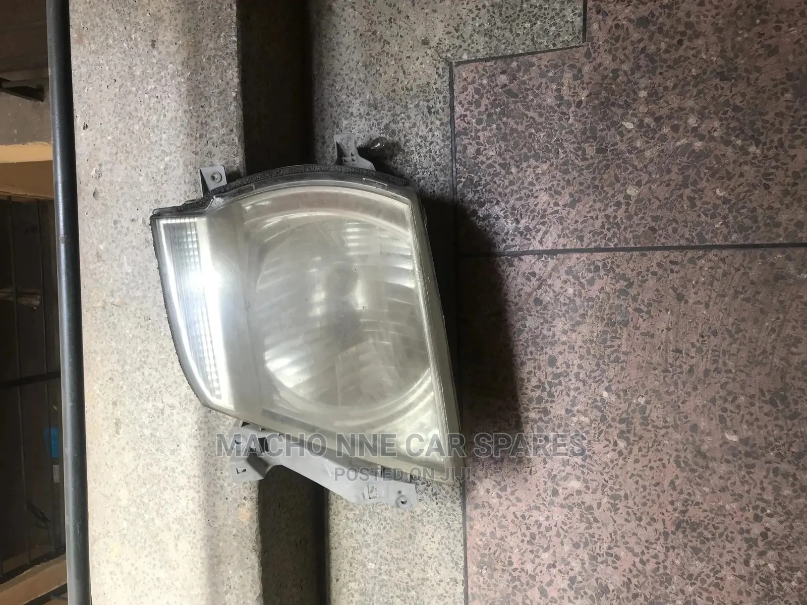 Nissan Caravan E25 Headlight