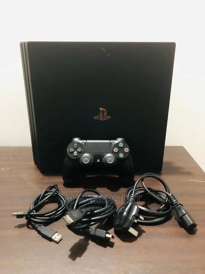 Ps4 Pro, 1 Free Cd