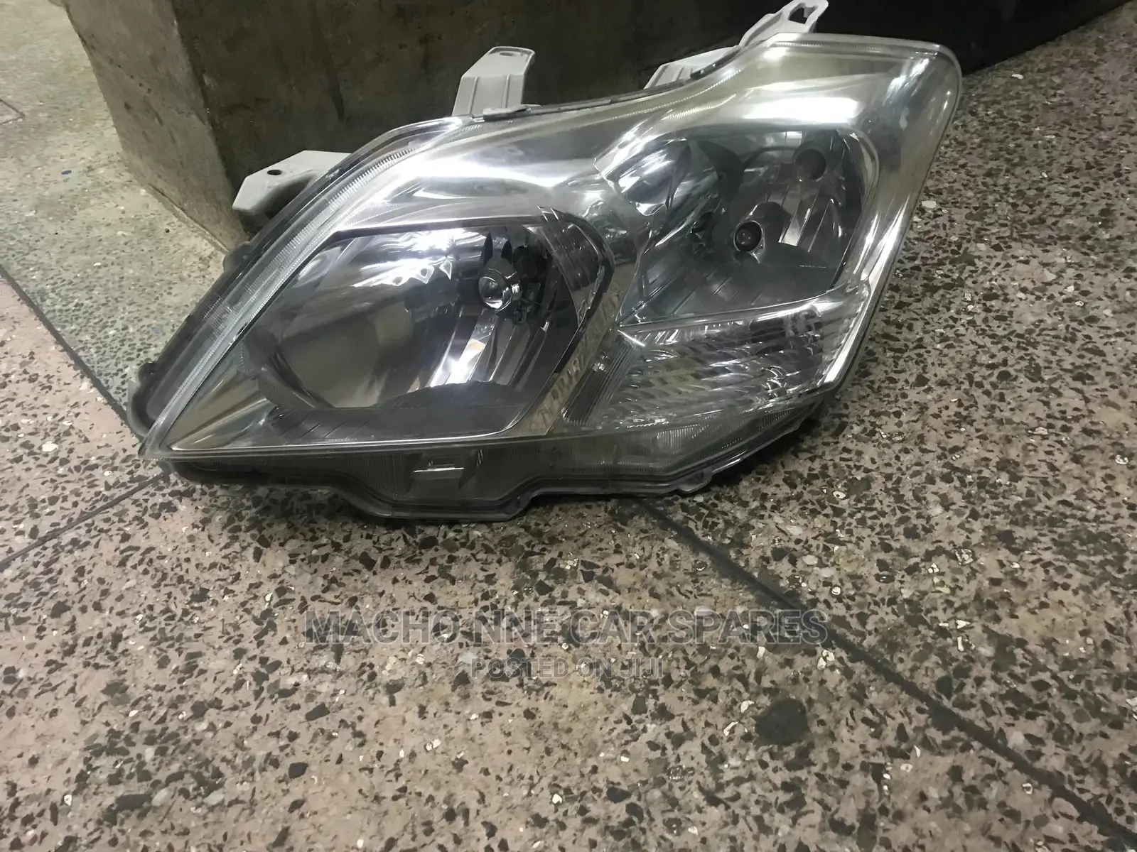 Toyota Premio 260-265 Xenon Headlight