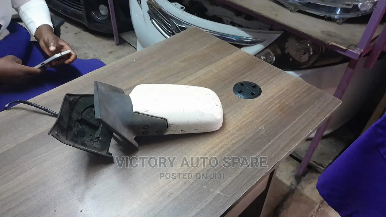 Ist Side Mirror Old Model 2003/2005