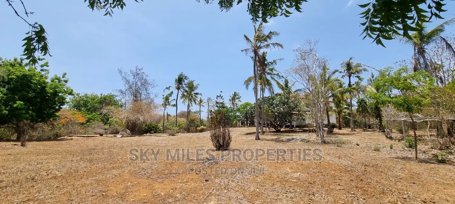 Kuruwitu,10 Acre Land on Sale