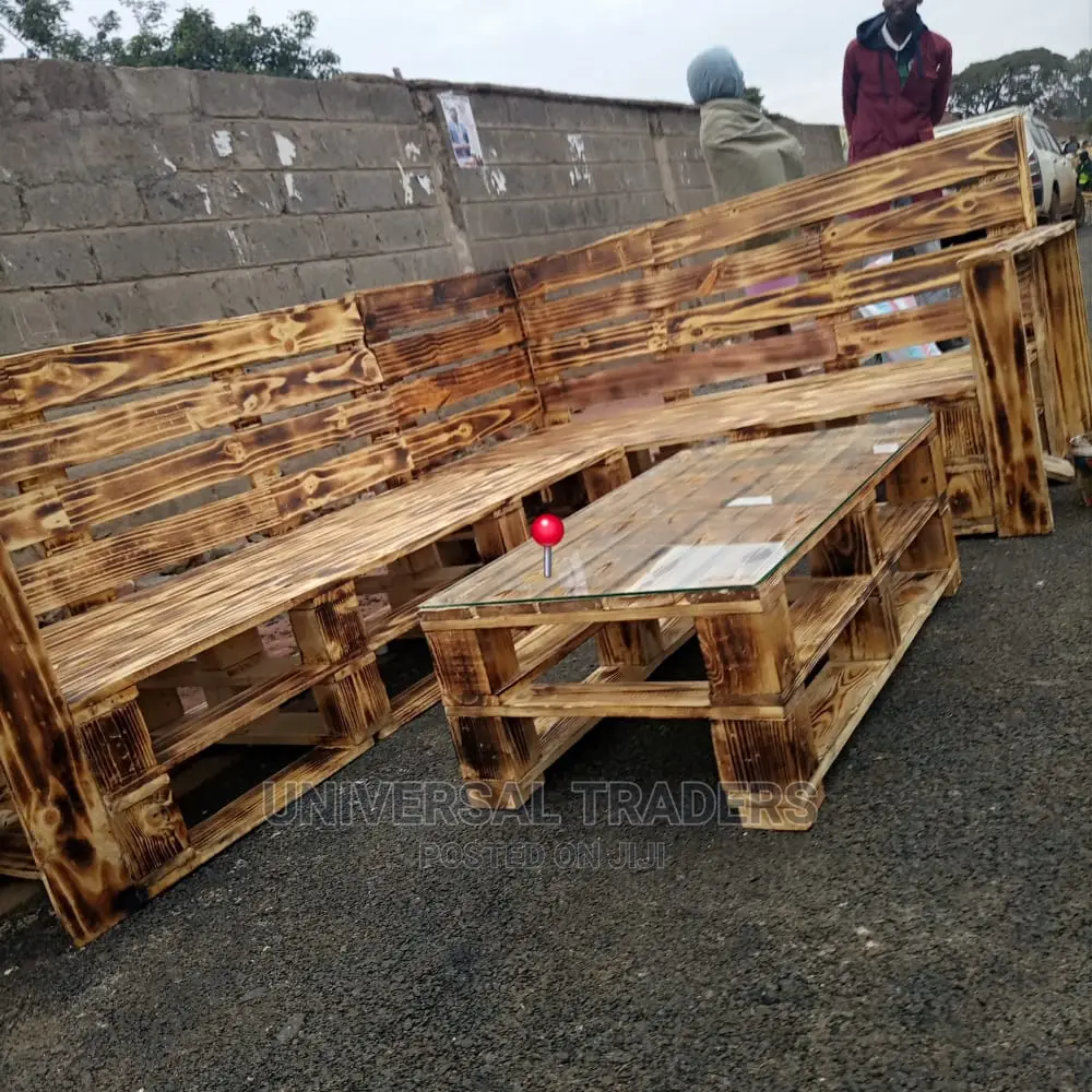 Complete Pallet Seats Plus Table