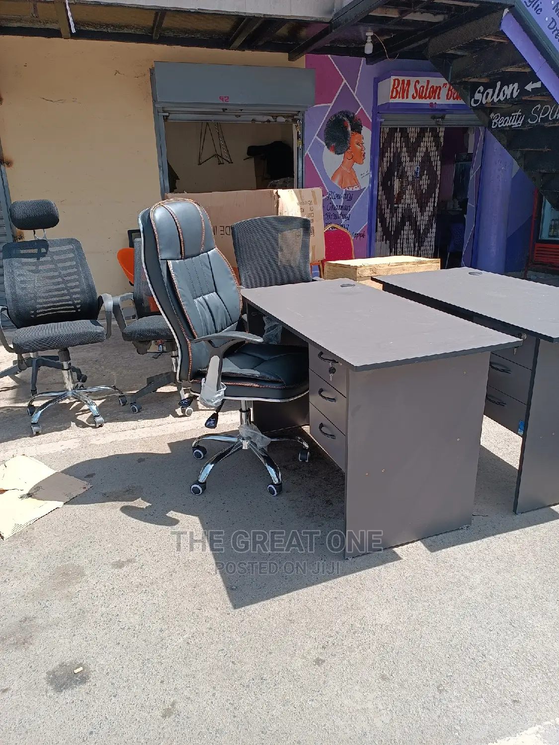 Office Desk and Chair (News Arrived)