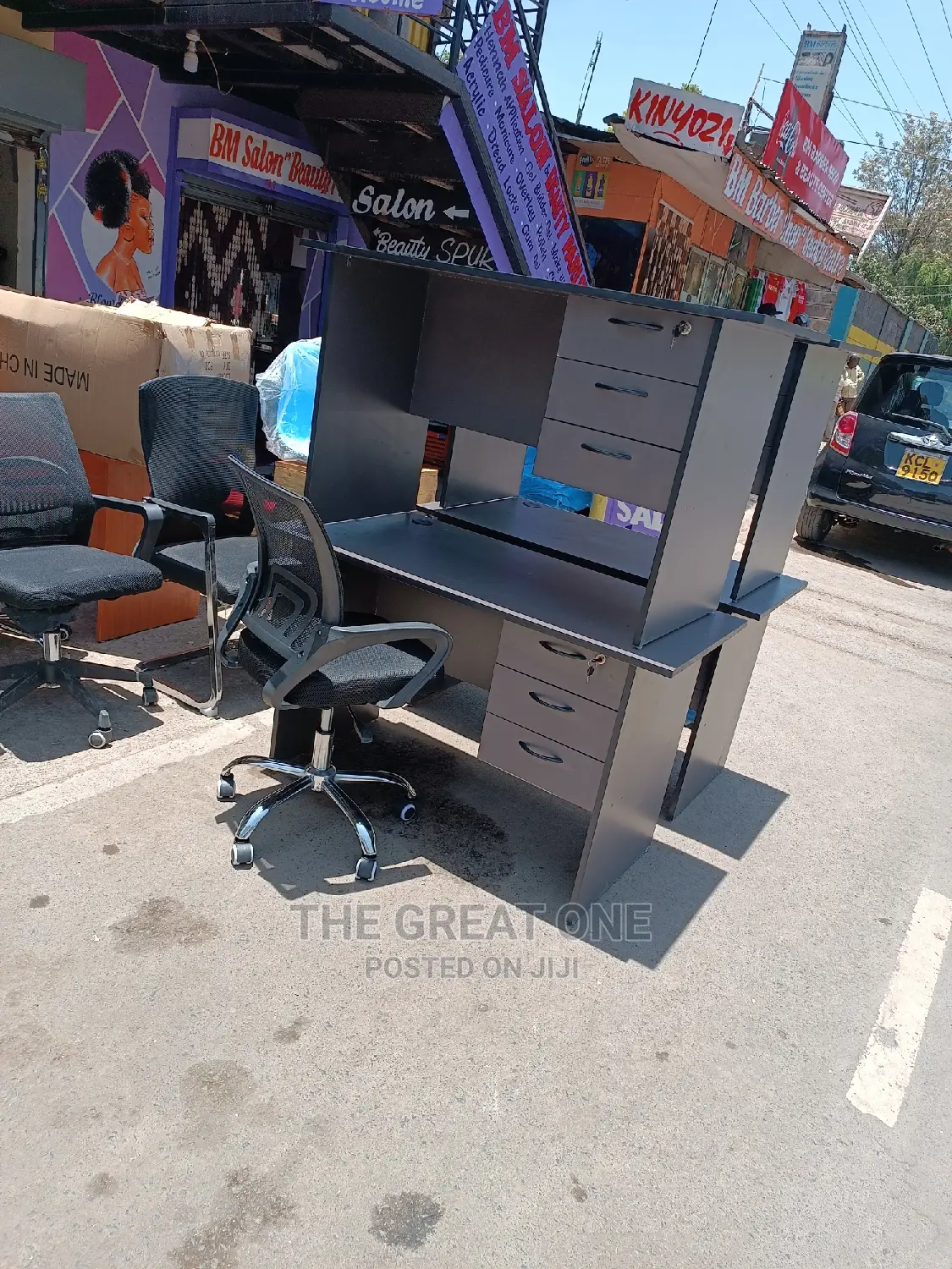 Office Desk: Desk