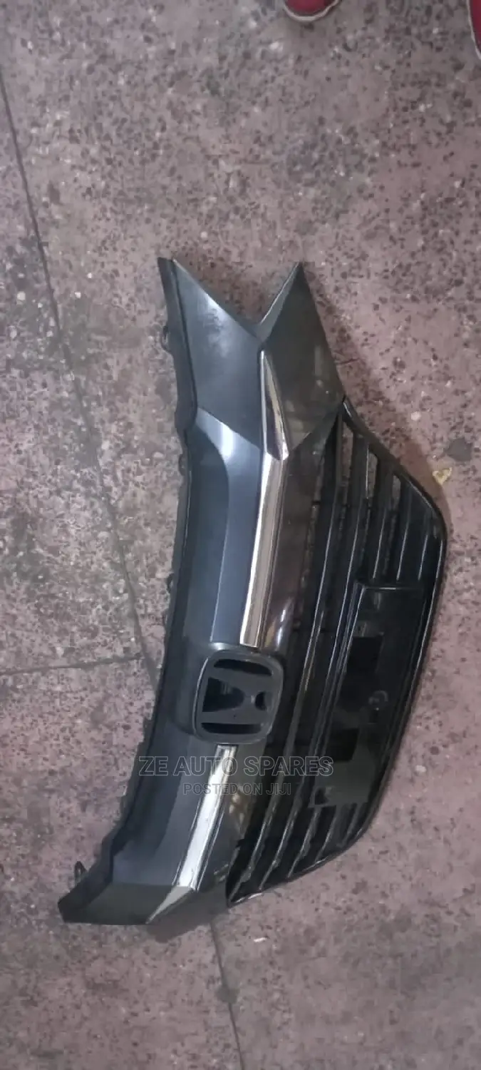 Honda Vezel Grill