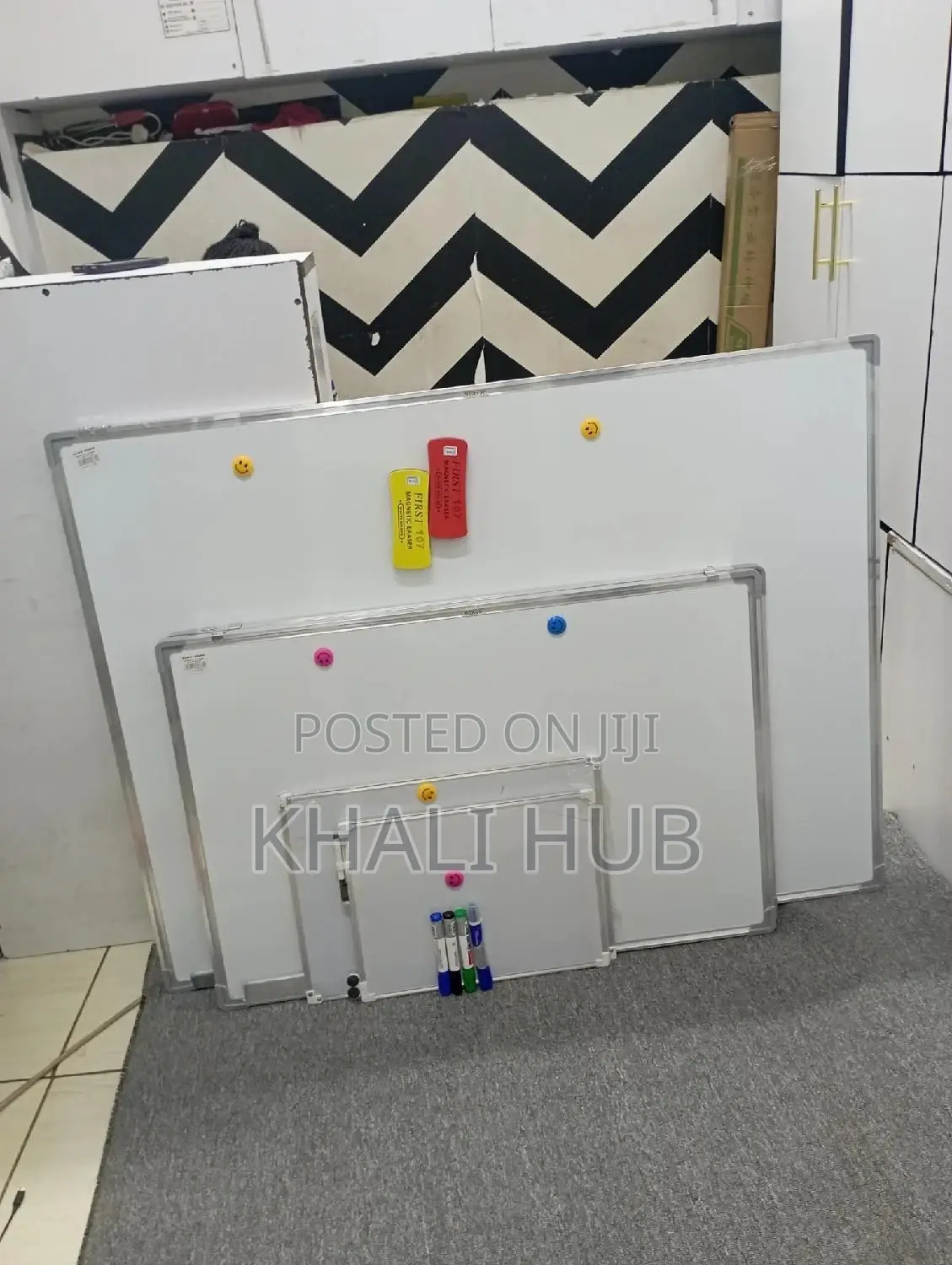 [White Board]