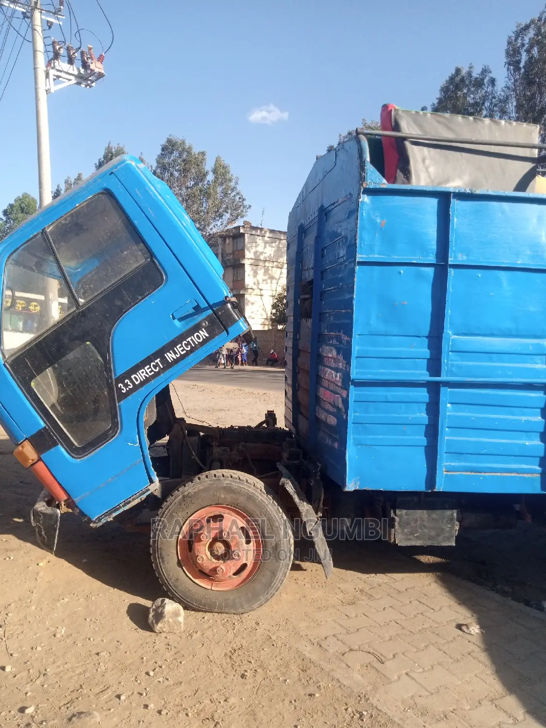 A Isuzu Elf 3.3 Canter