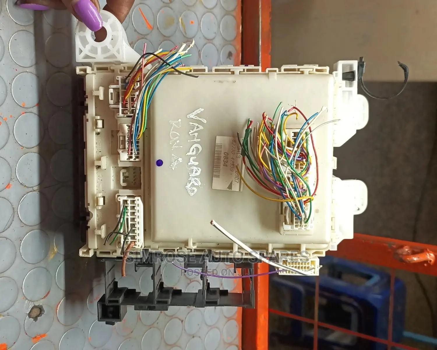 Toyota Rav4/ Vanguard Bcm/Fuse Box