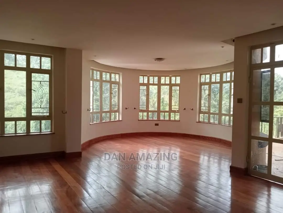 9bdrm Maisonette in Nyari for Sale