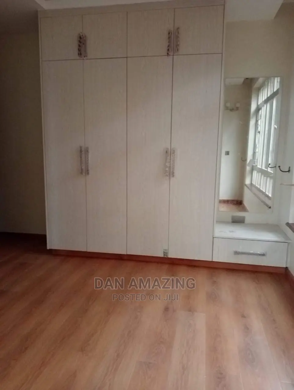 9bdrm Maisonette in Nyari for Sale