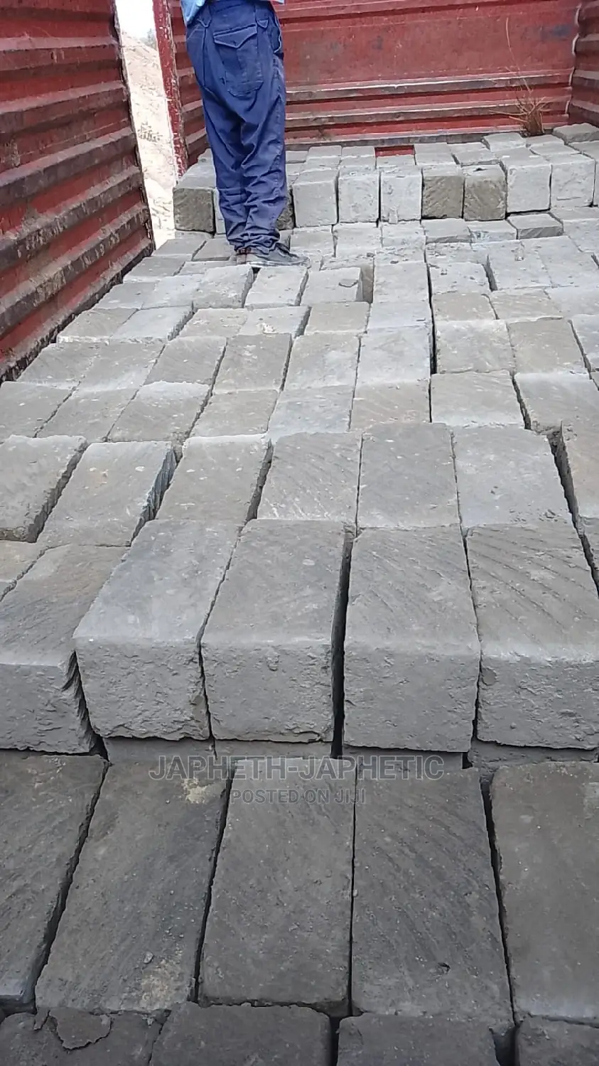Ndarugo Stones, Machine Cut