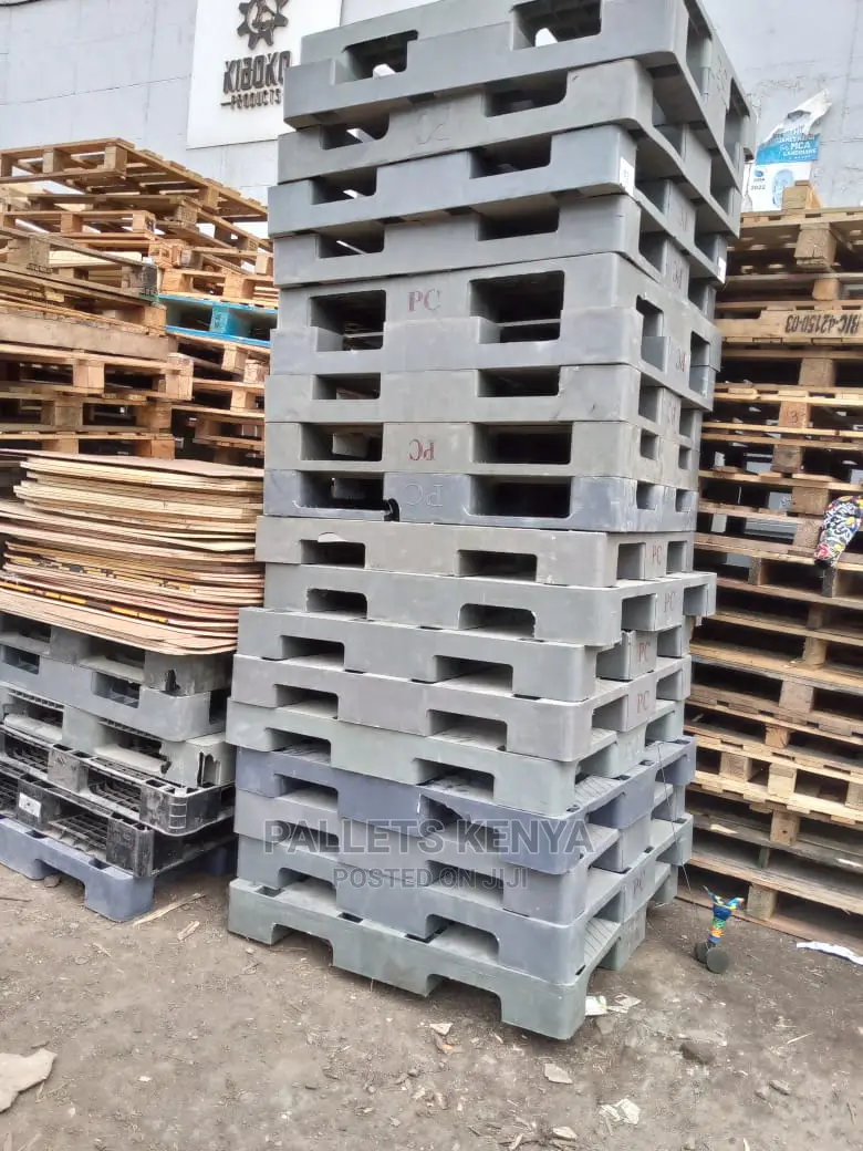 Strong Plastic Pallets- 001c