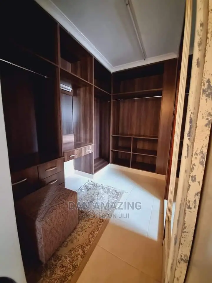 5bdrm Maisonette in Katani for sale