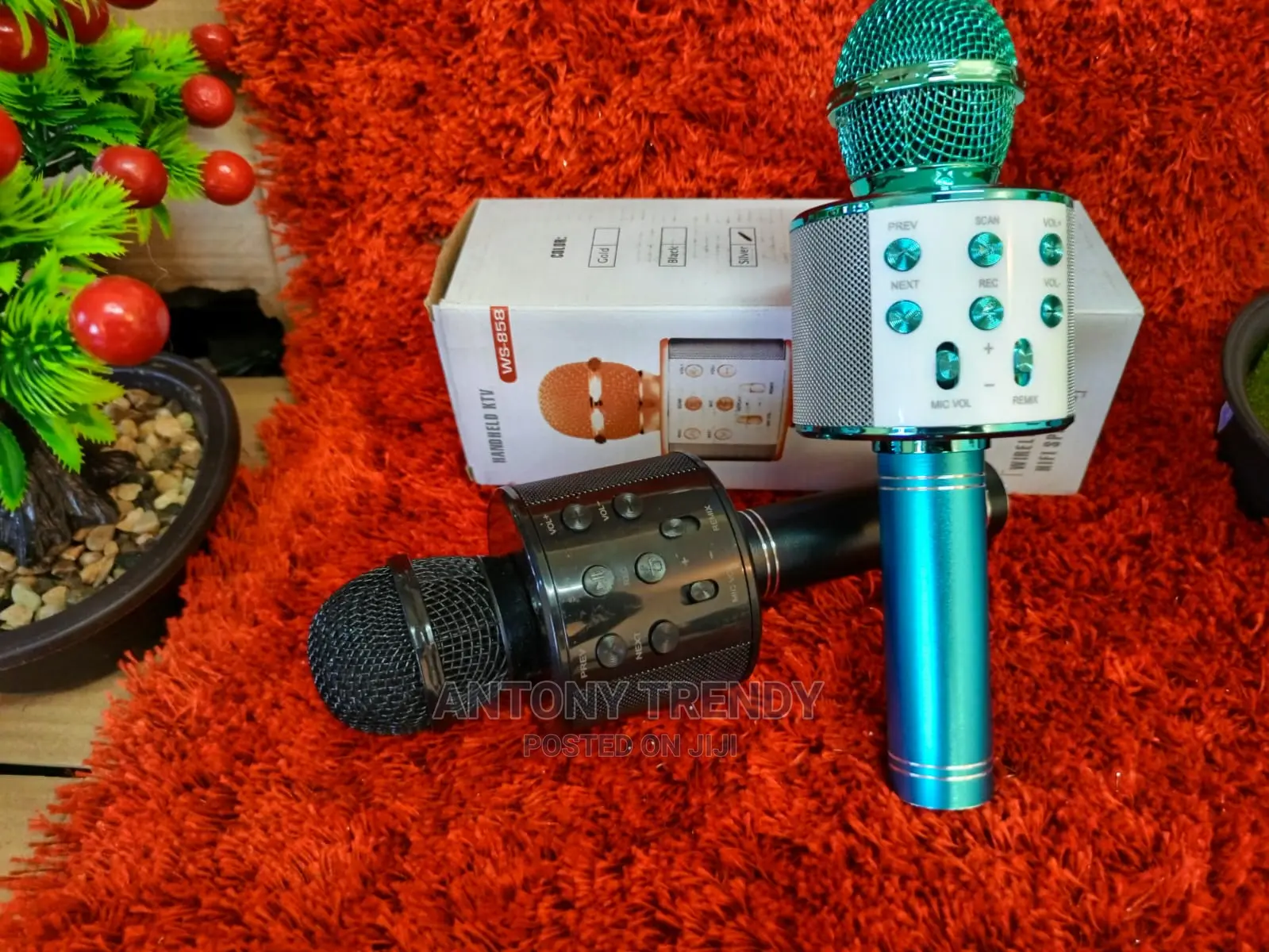Wireless Bluetooth Karaoke Microphone, Portable.