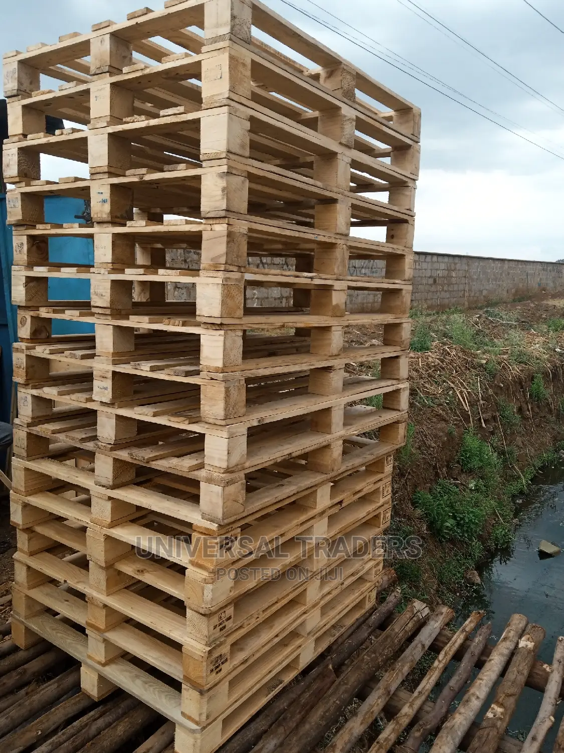 4 by 3ft Wood Pallets