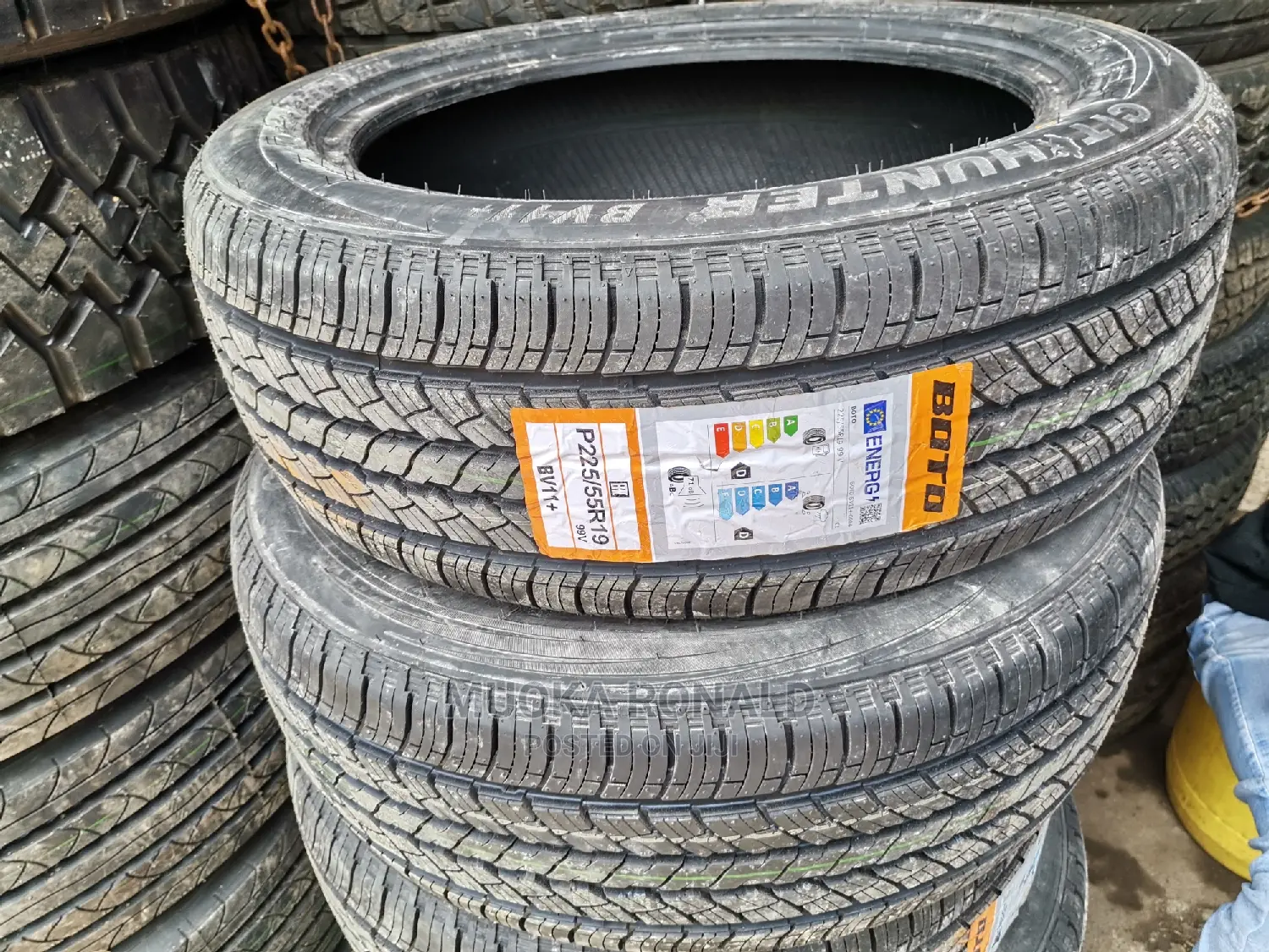225/55r19 