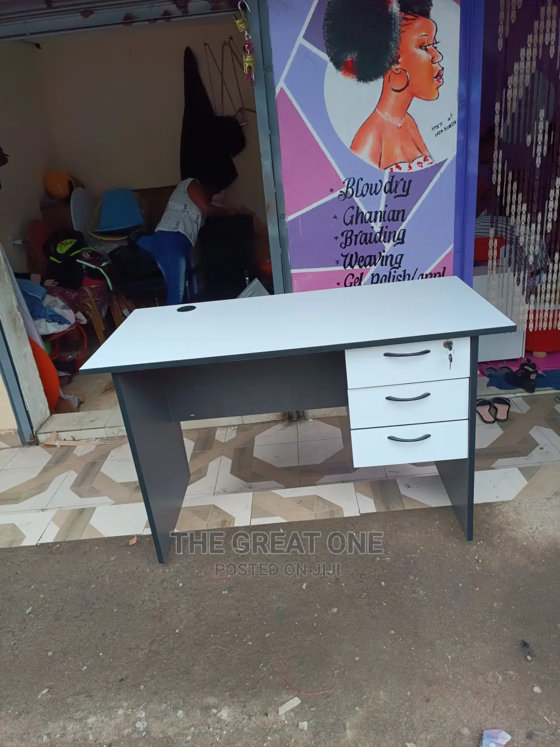 Office Desk: Office Desk
