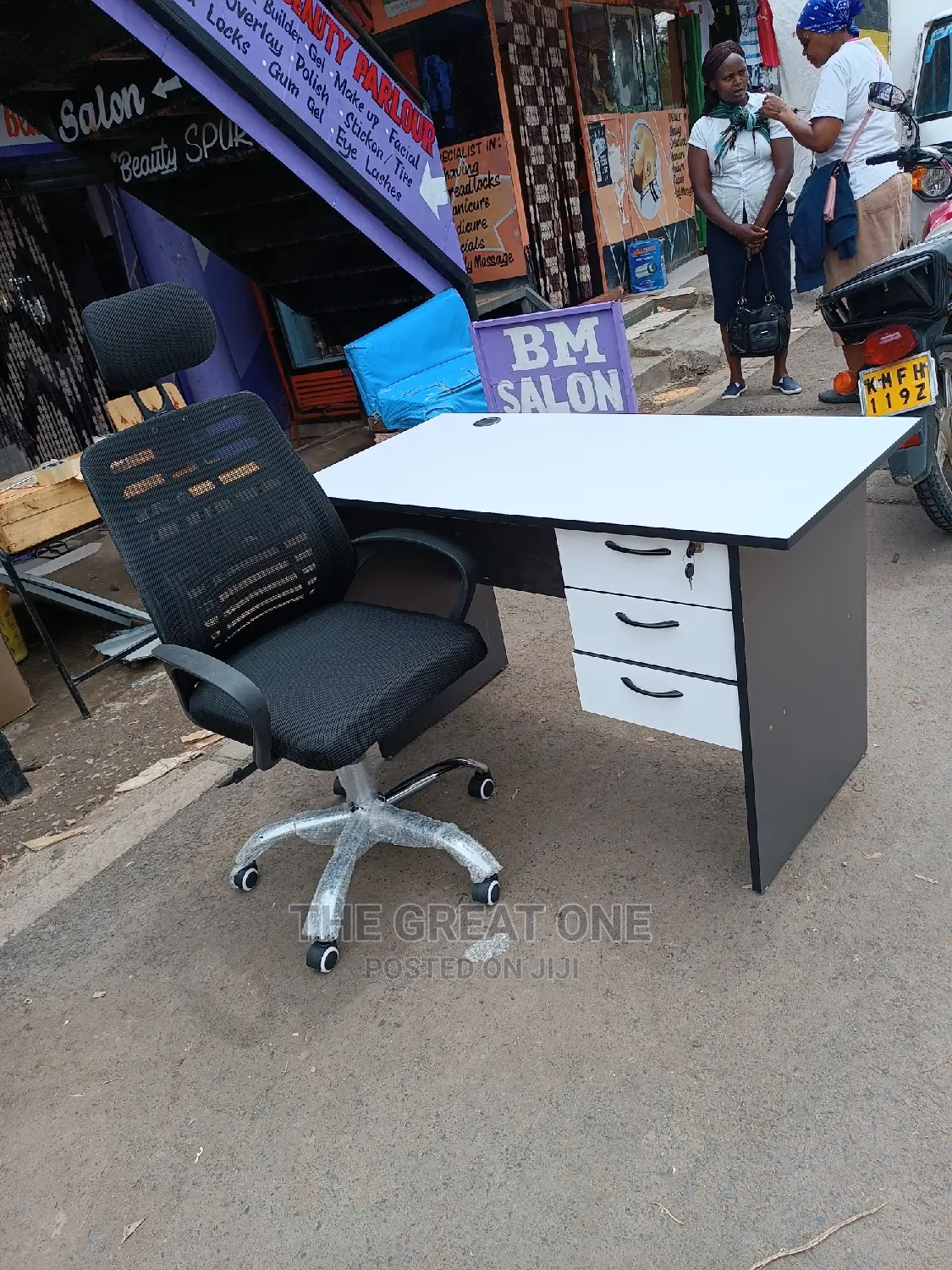 Office Chair/Desk