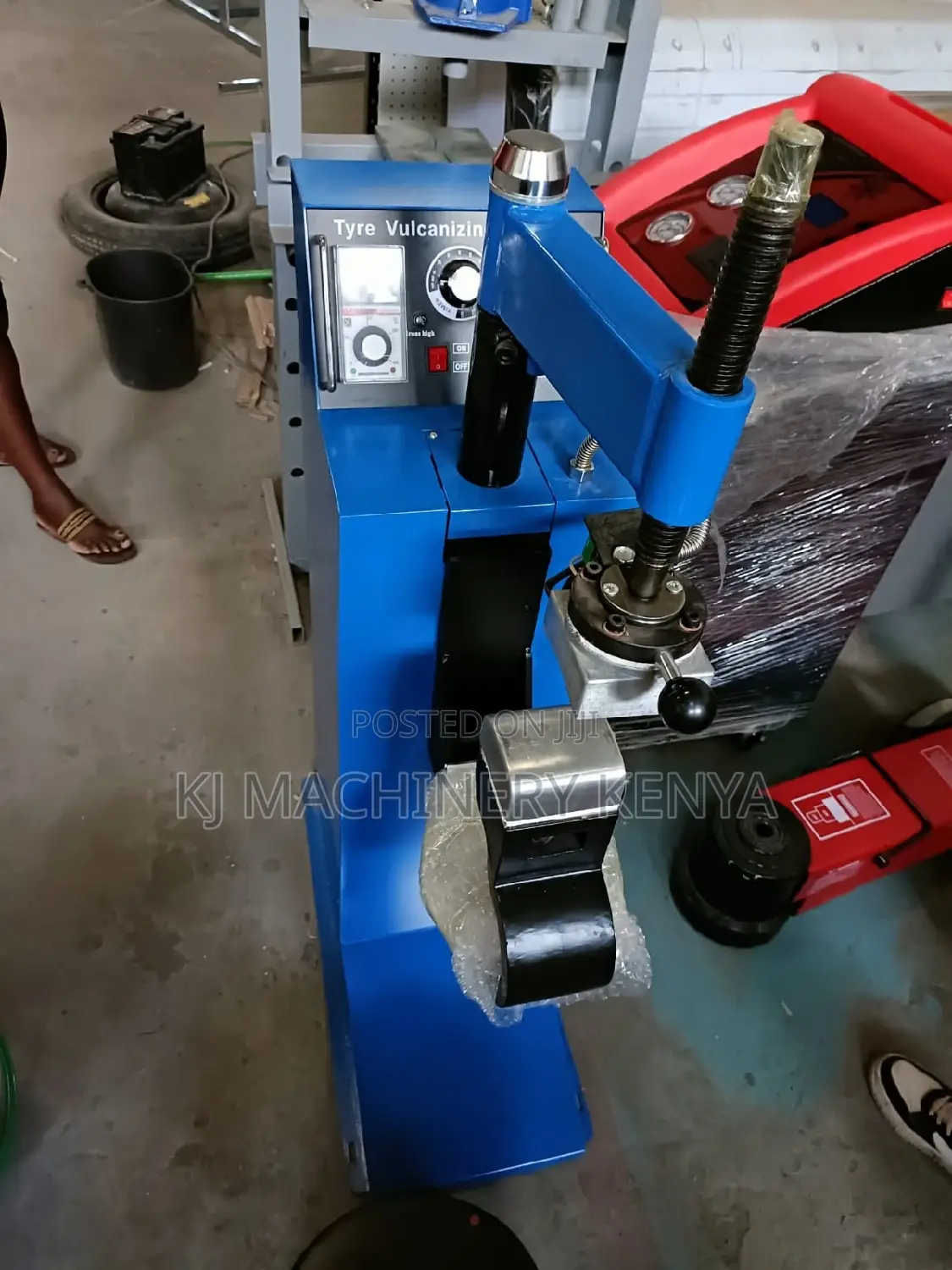 Tyre Vulcanizing Machine, Ideal for Commercial Use/Business