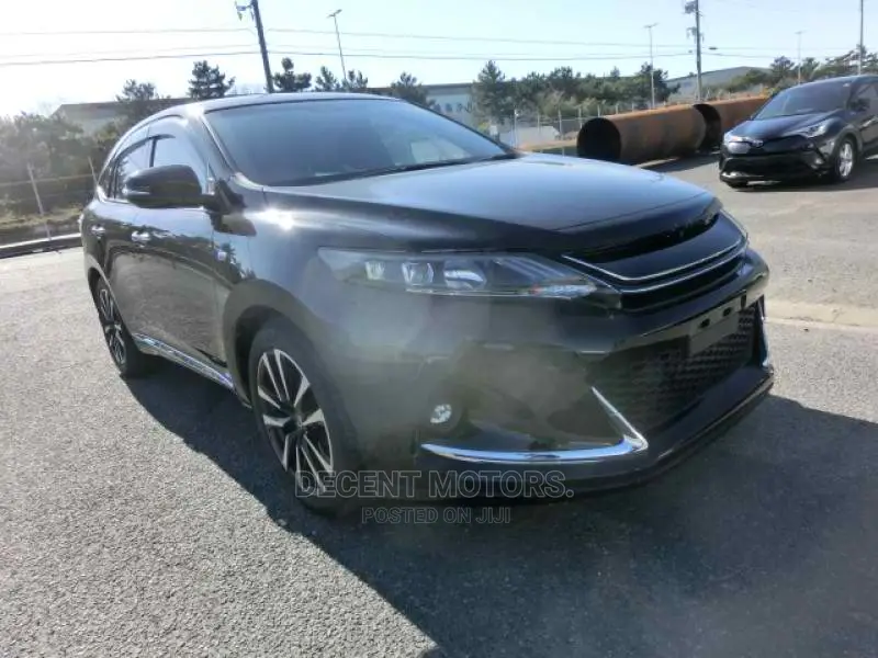Toyota Harrier 2.0 2017 Black