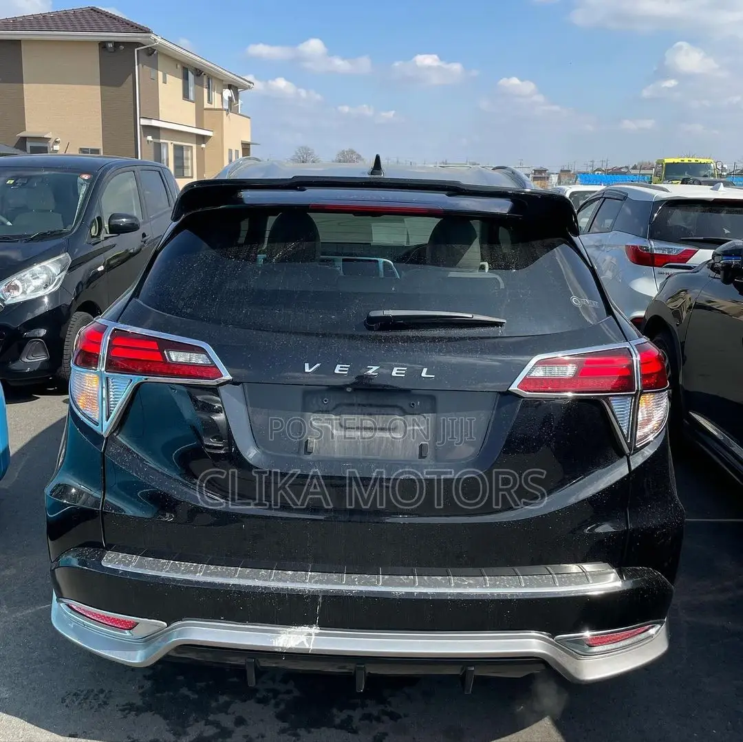 Honda Vezel 1.5 Hybrid 4WD 2016 Black