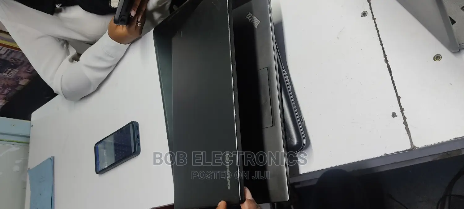 Laptop Lenovo ThinkPad X240 4GB Intel Core I5 HDD 500GB