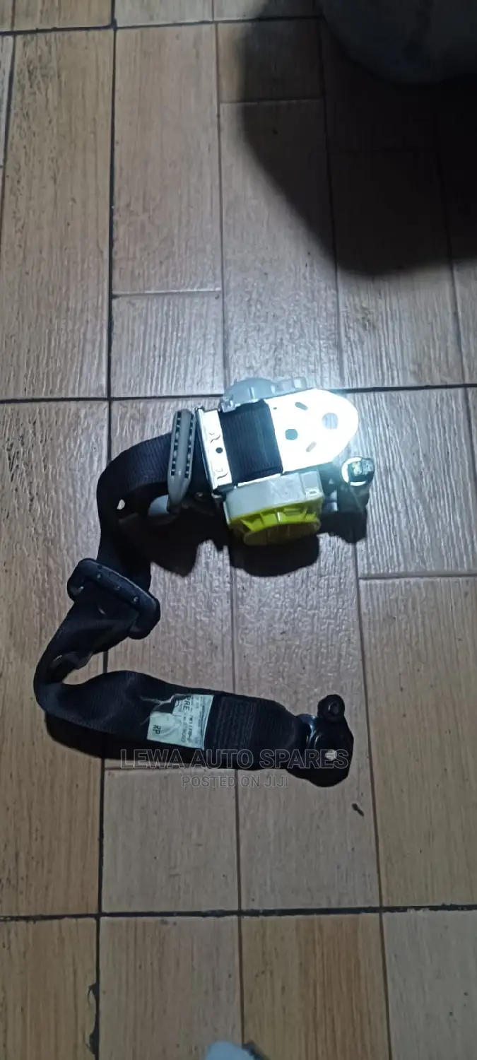 Seat Belts Toyota Premio Right and Left Side