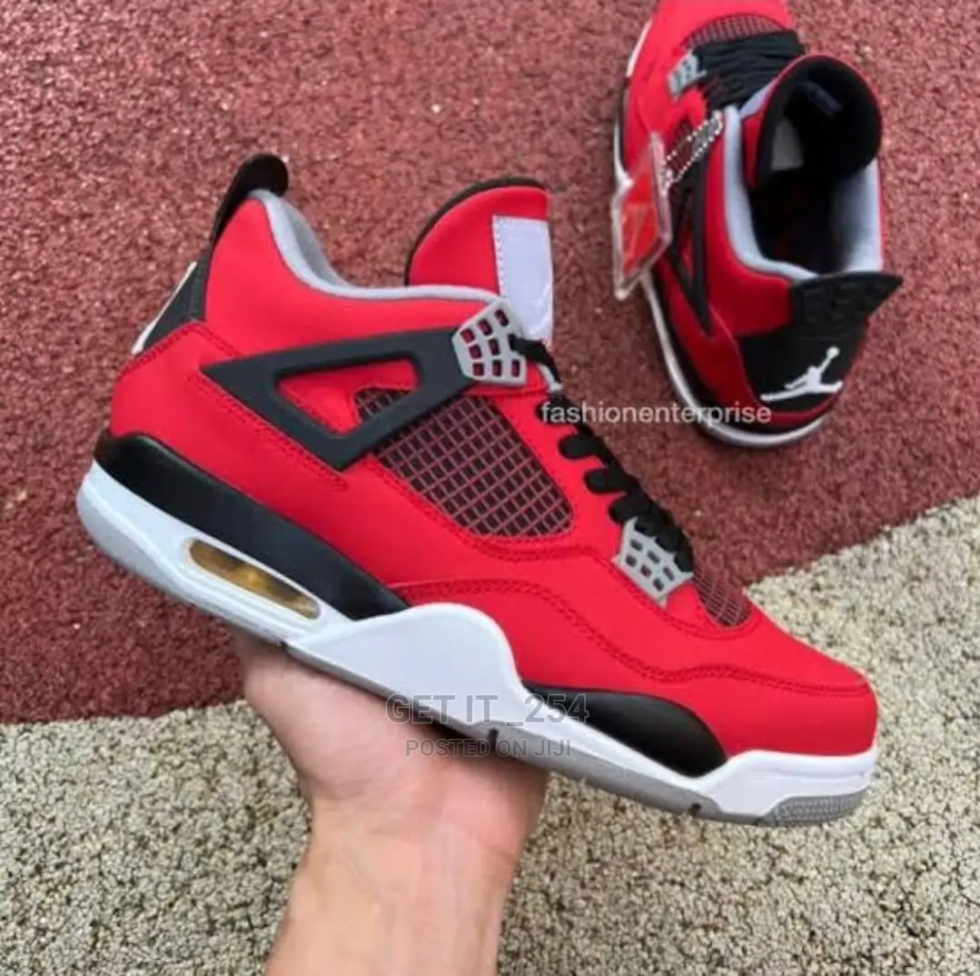 J4 Sneakers
Sizes 40-45