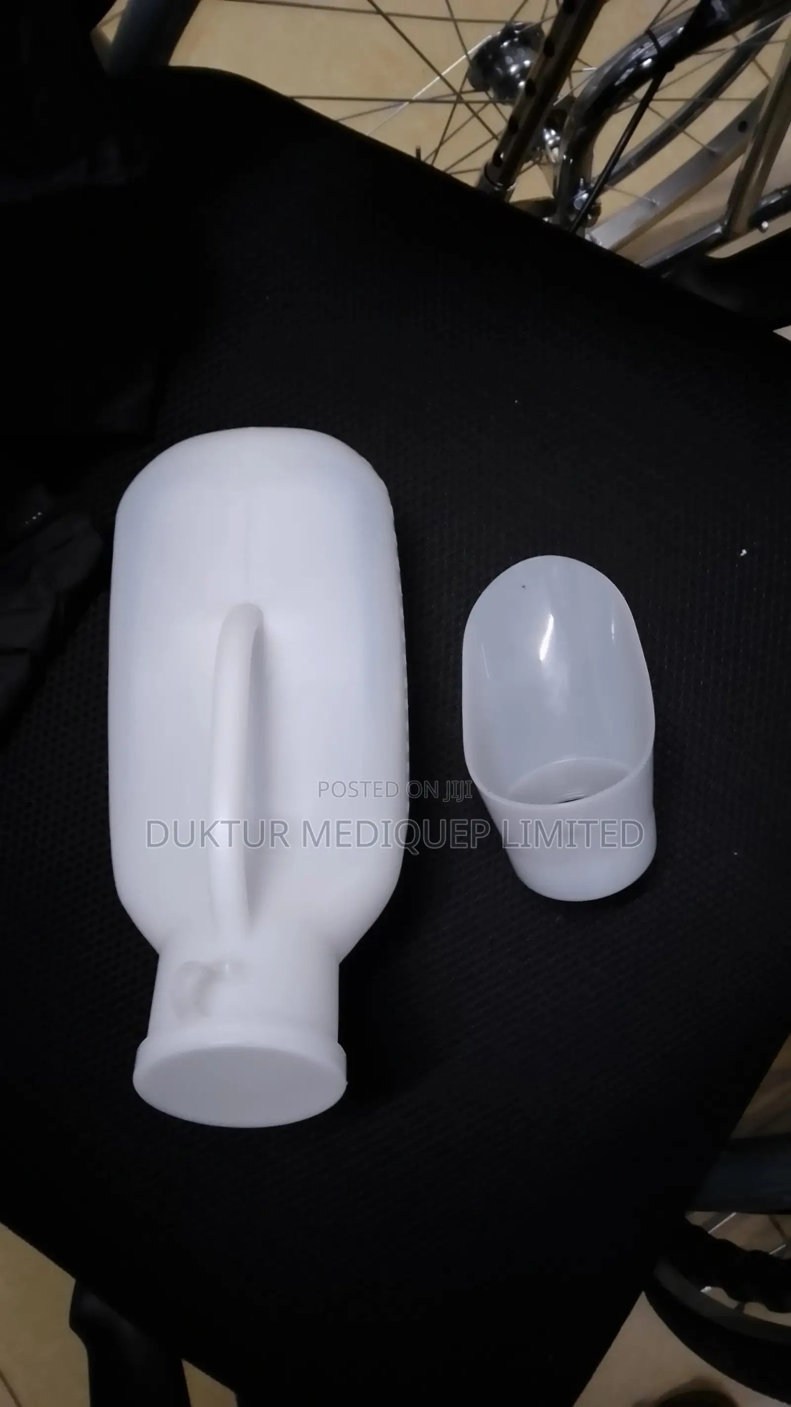 Unisex 1L Urine Bottle