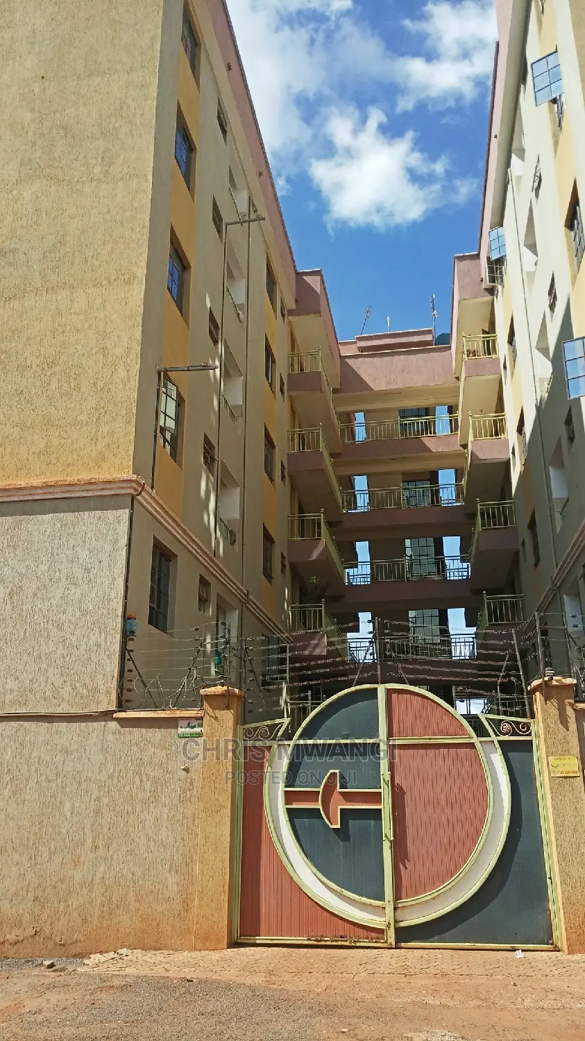 2bdrm Block of Flats in Ruaka Estate for Sale