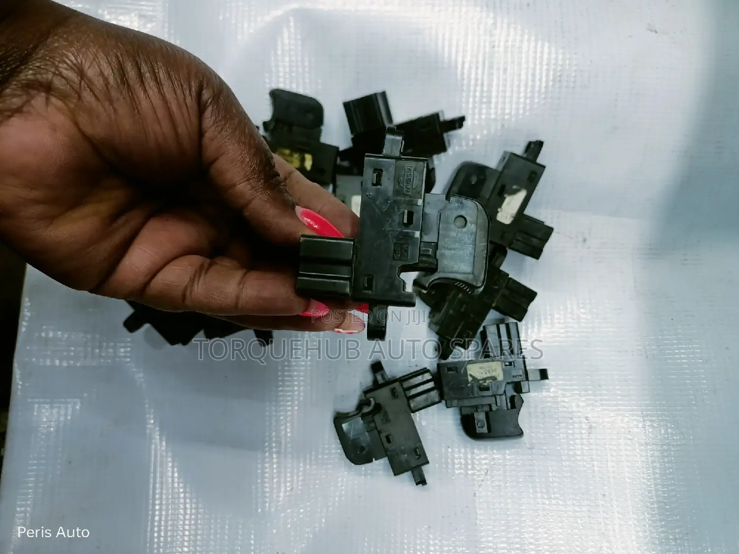 Nissan Wingroad/Xtrail/Murano Rear Door Switch
