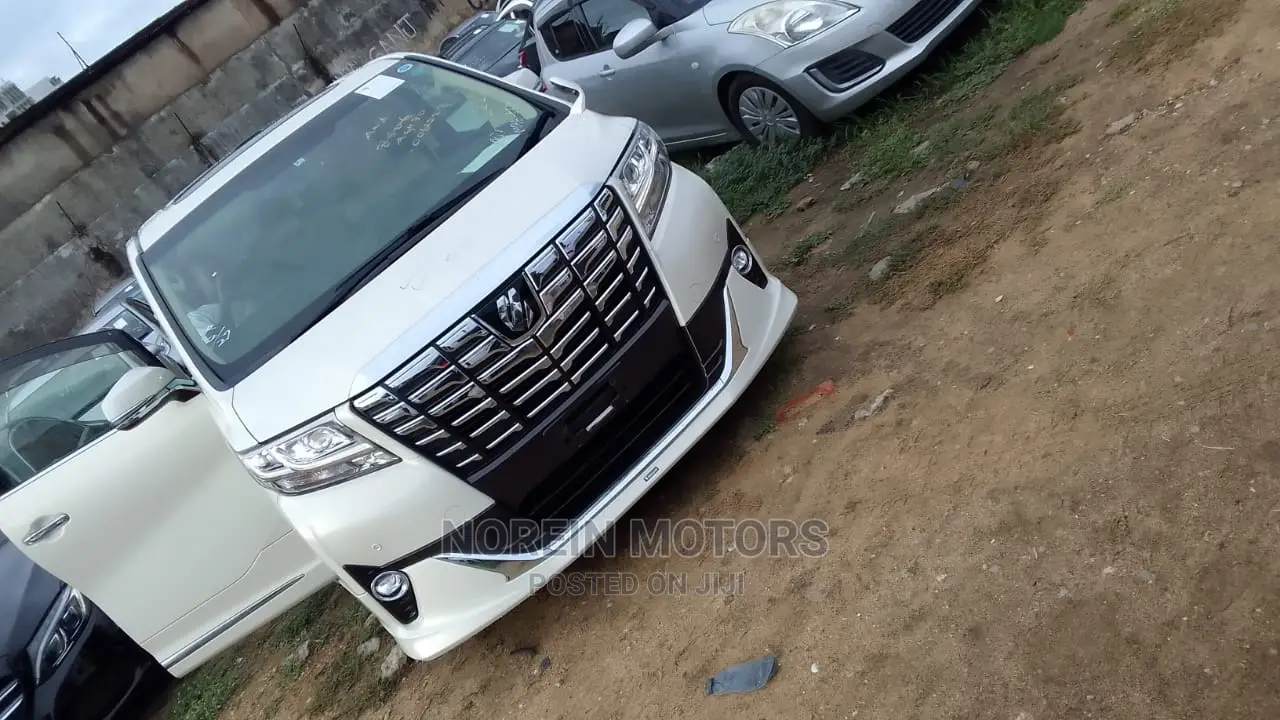 Toyota Alphard 2017 Off White