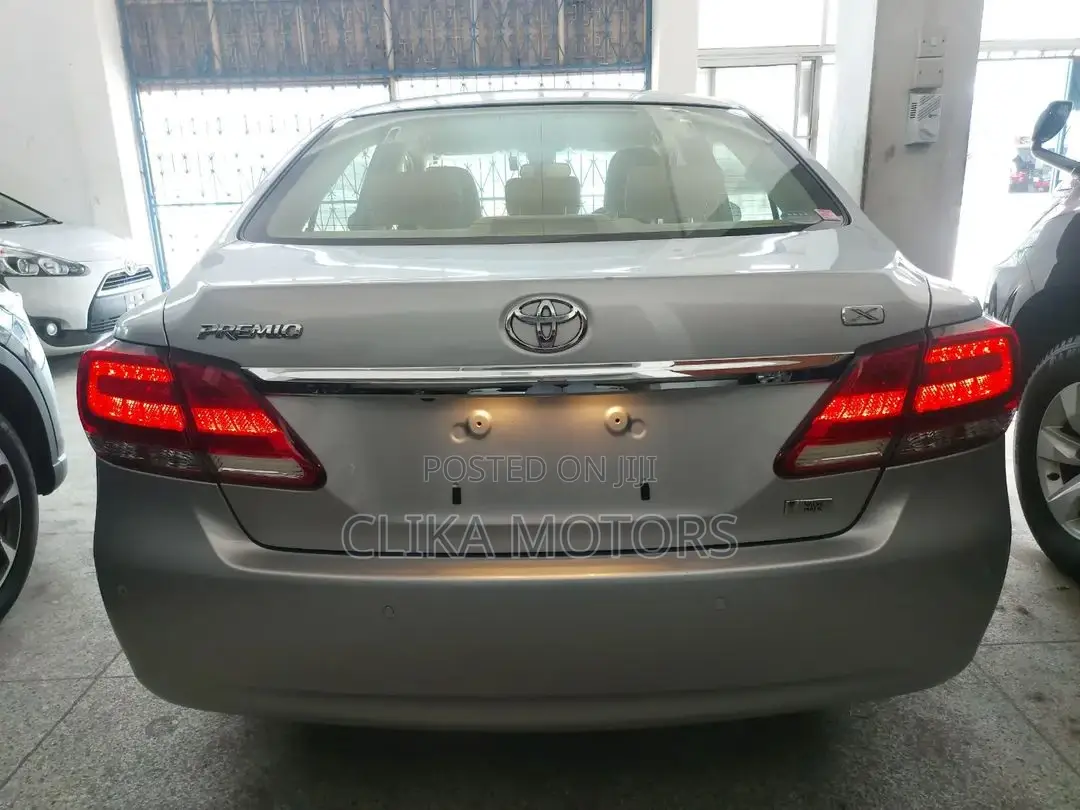 Toyota Premio 2016 Silver