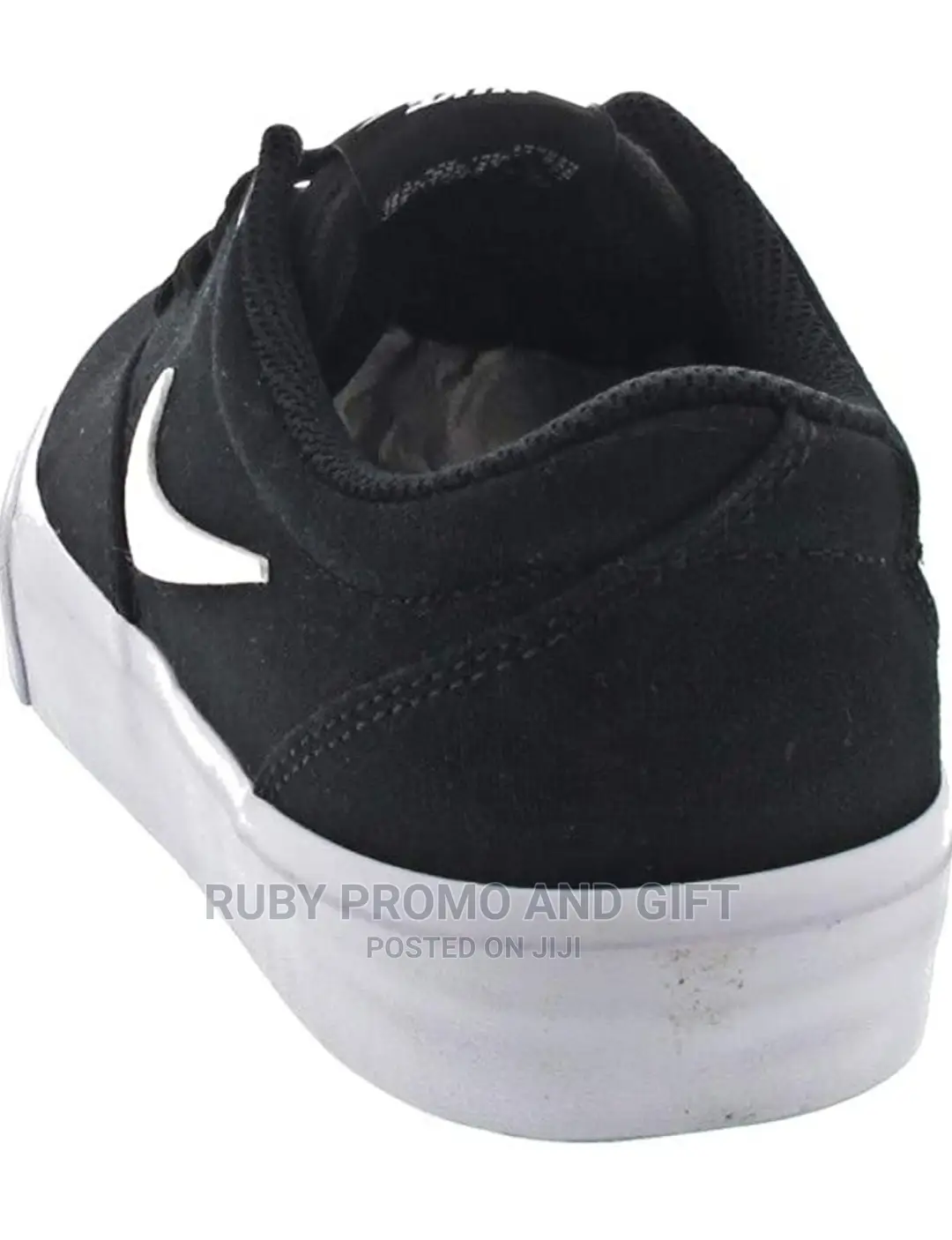 Black Nike SB Chron