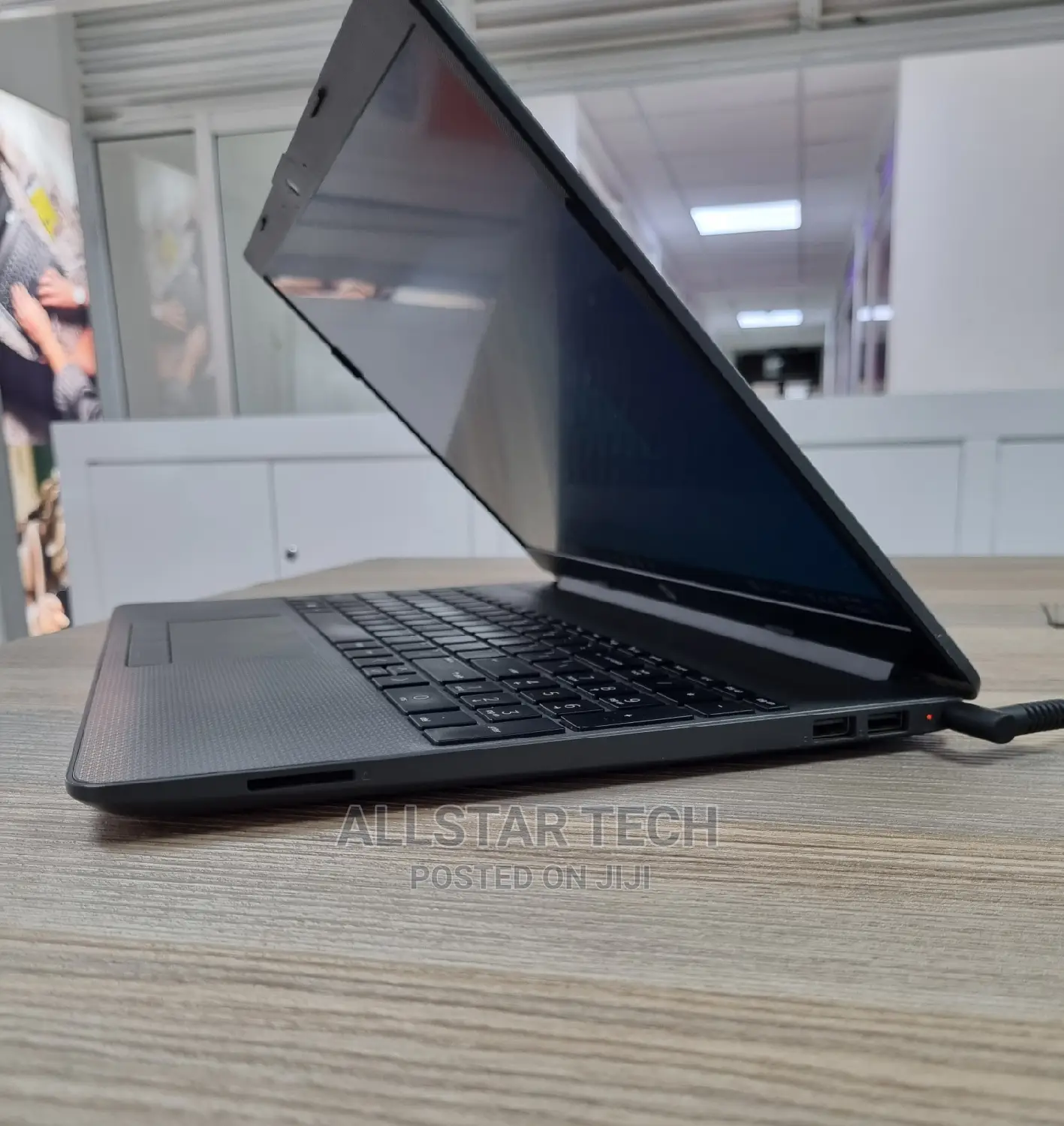 Laptop HP 250 G8 4GB Intel Core I3 HDD 1T
