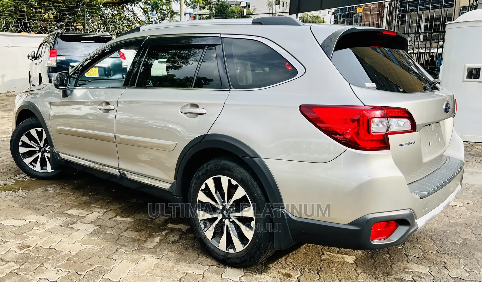 Subaru Outback 2.5i Limited AWD 2016 Gold
