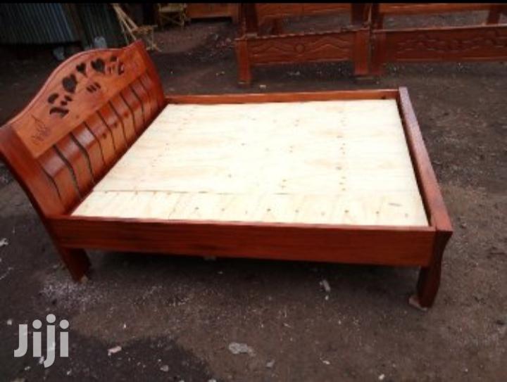 Mahogany Wood Bed 5*6 Feets