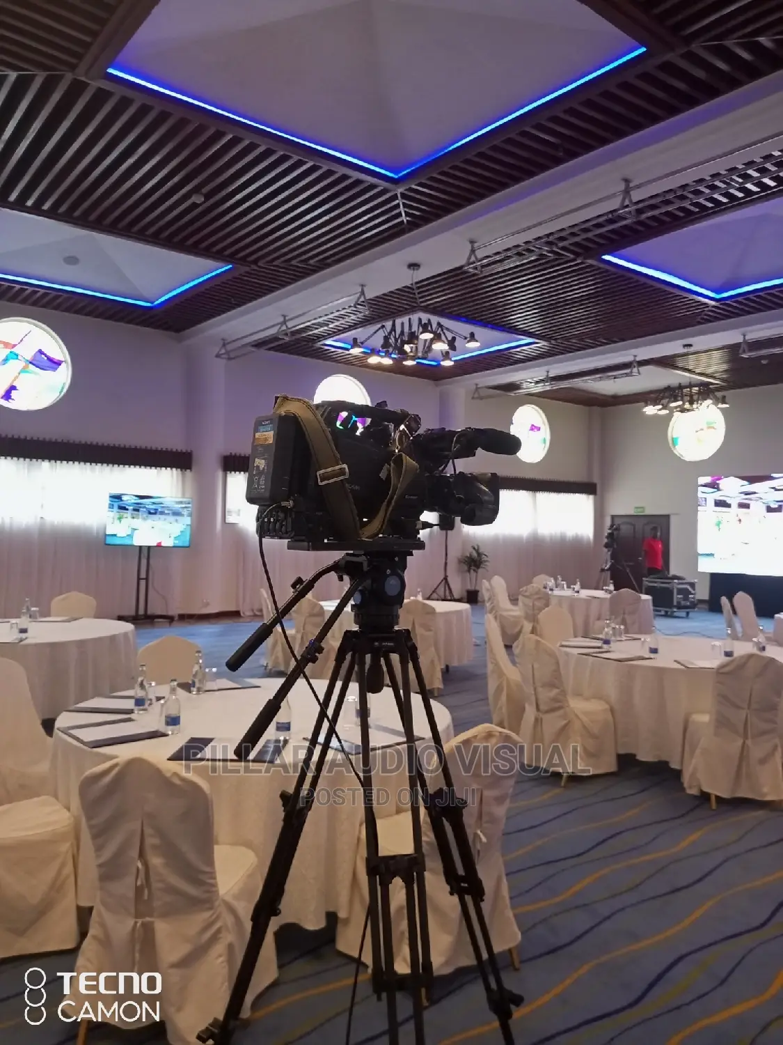 Executive Livestreaming, Photography