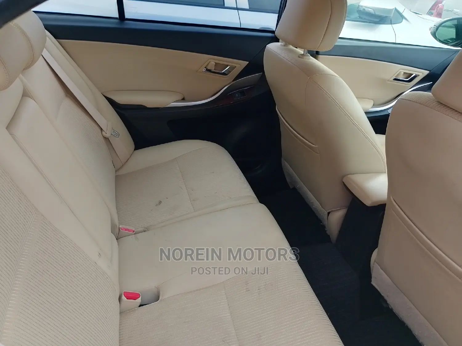 Toyota Premio 1.8 AWD 2015 Black