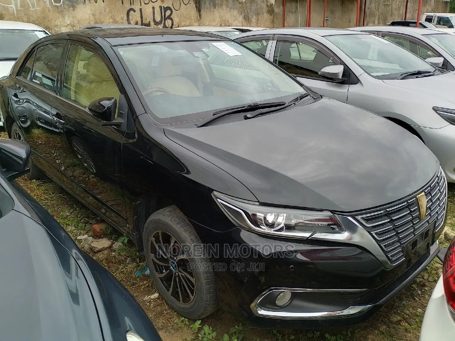Toyota Premio 1.8 AWD 2015 Black