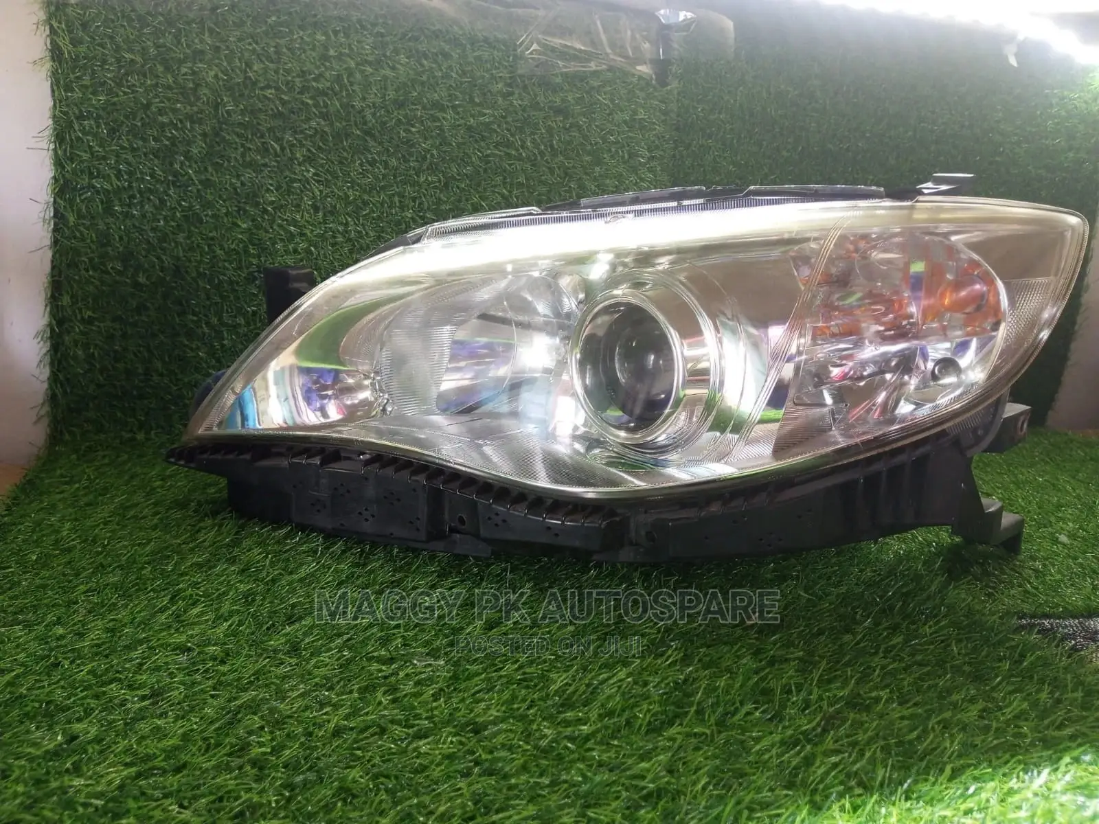 Subaru Impreza N14 Xenon - Headlight