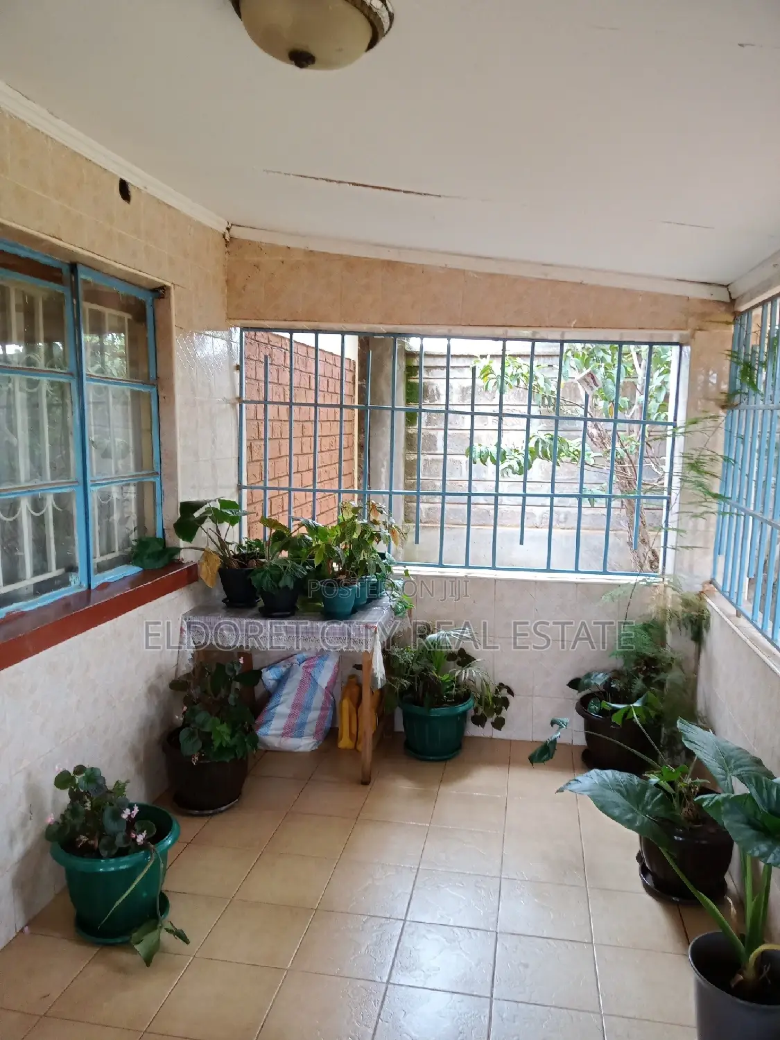 1/4 Plot Maili Nne Less Than 1km From Tarmac
