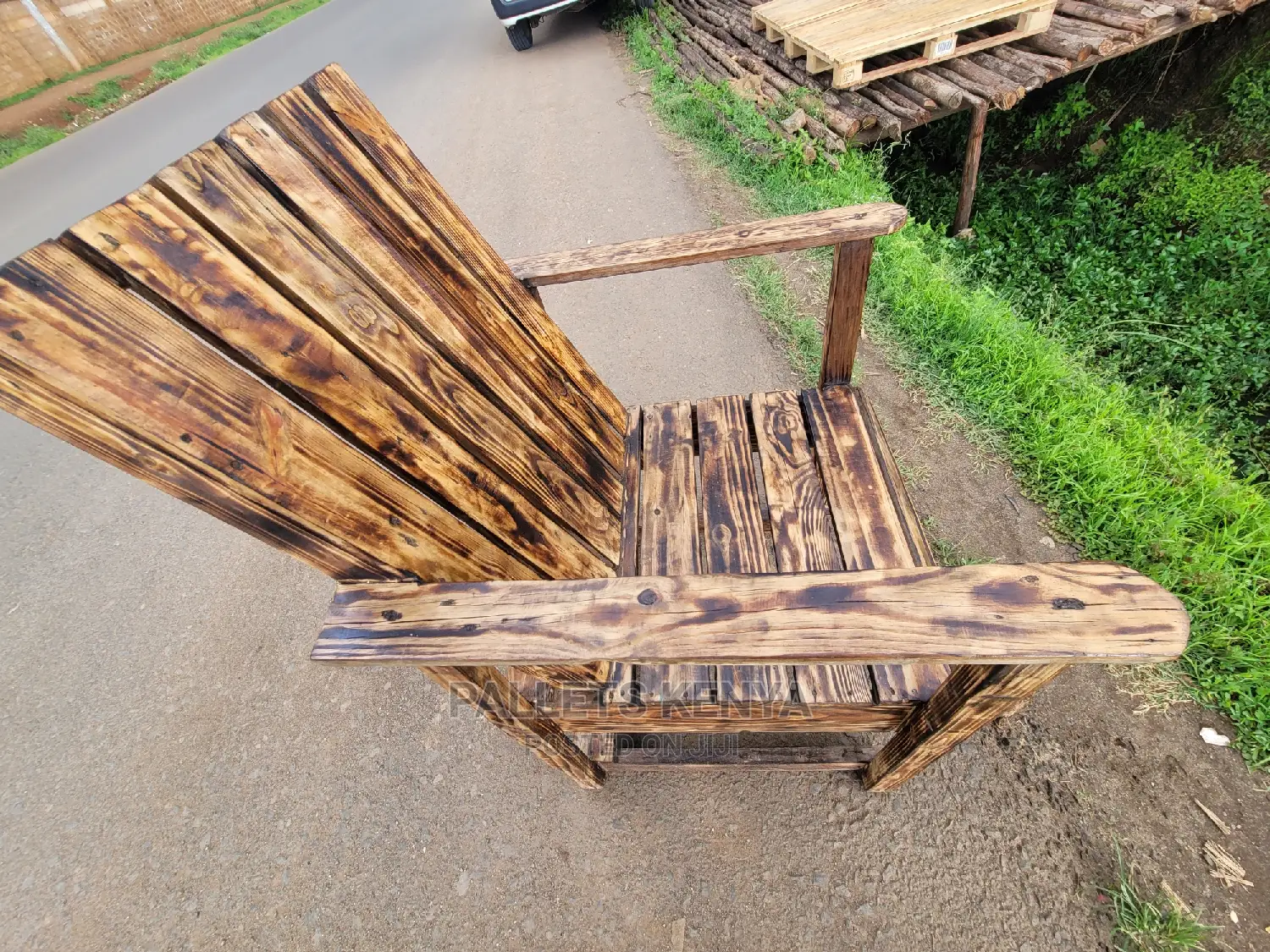 Strong Pallet Seat