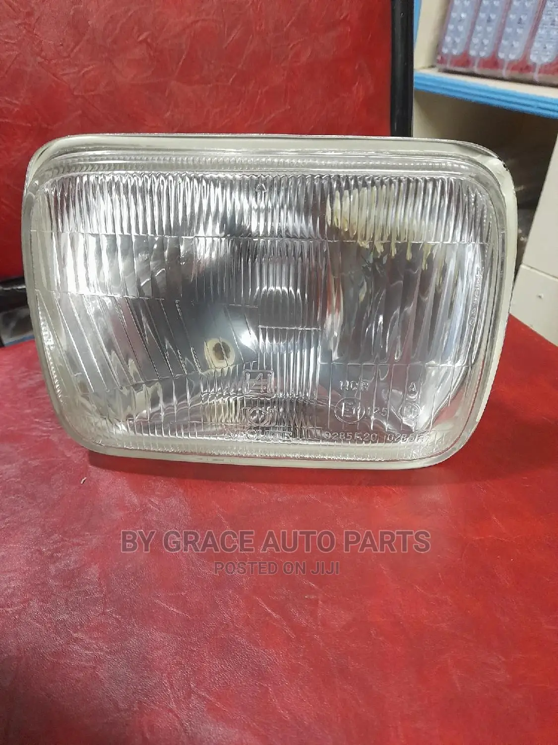 Hilux Yn 55/Yn85//Pickup Headlamp/ Headlight.