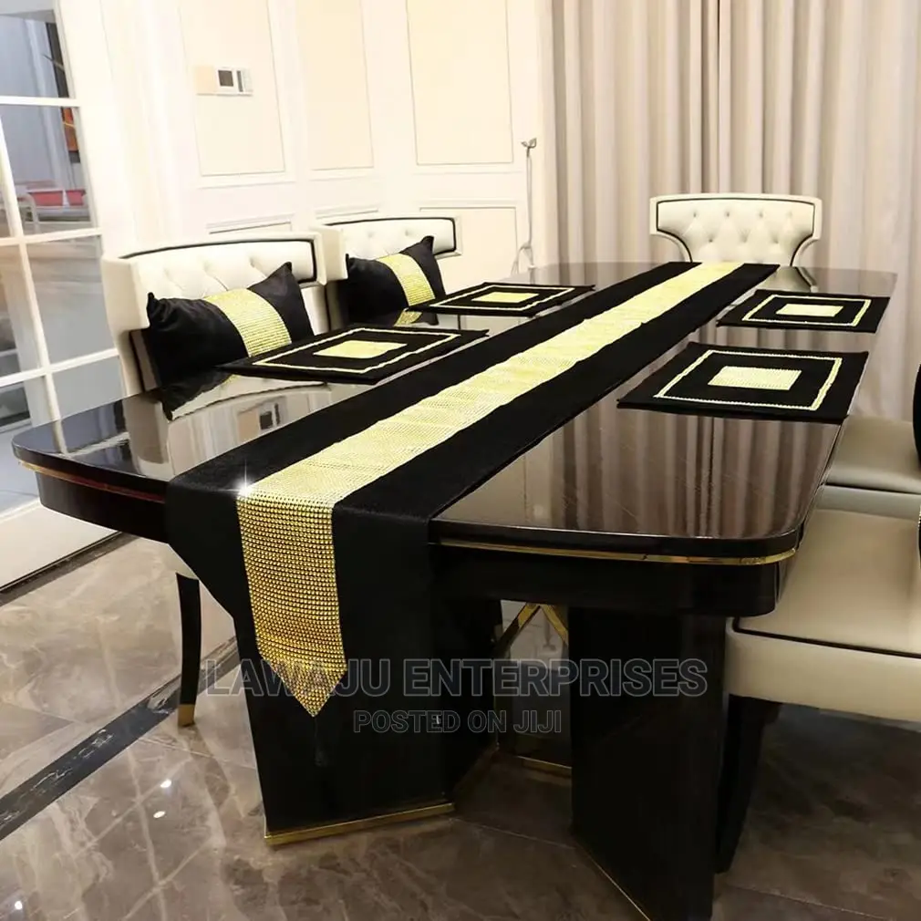 European Luxury Silk Runner With 4 Matching Mats