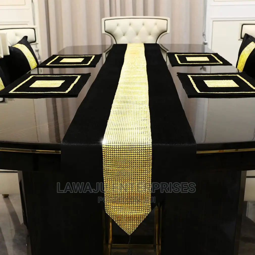 European Luxury Silk Runner With 4 Matching Mats