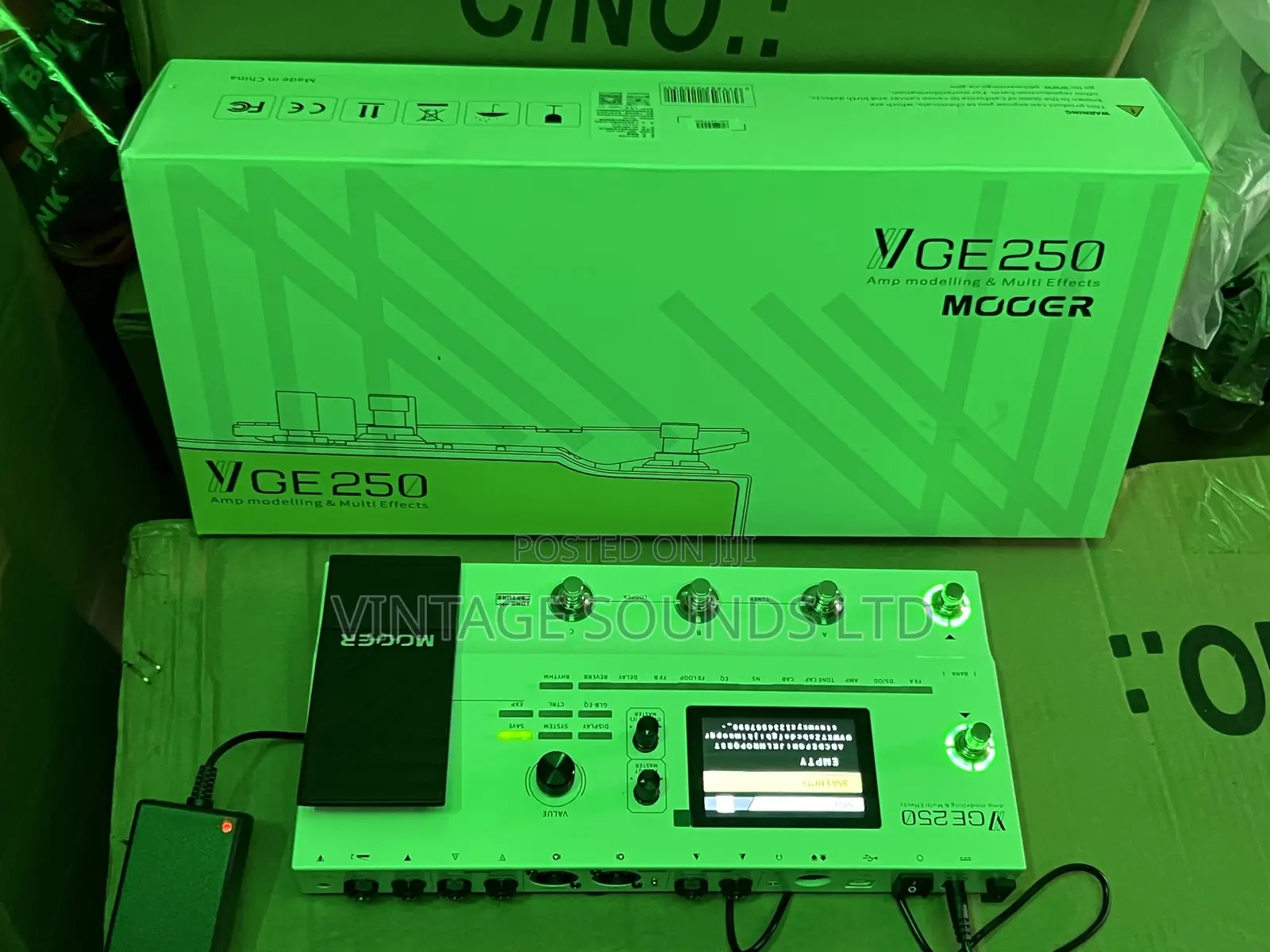 MOOER GE250 Guitar Multi Effects Processor With FX Loop.