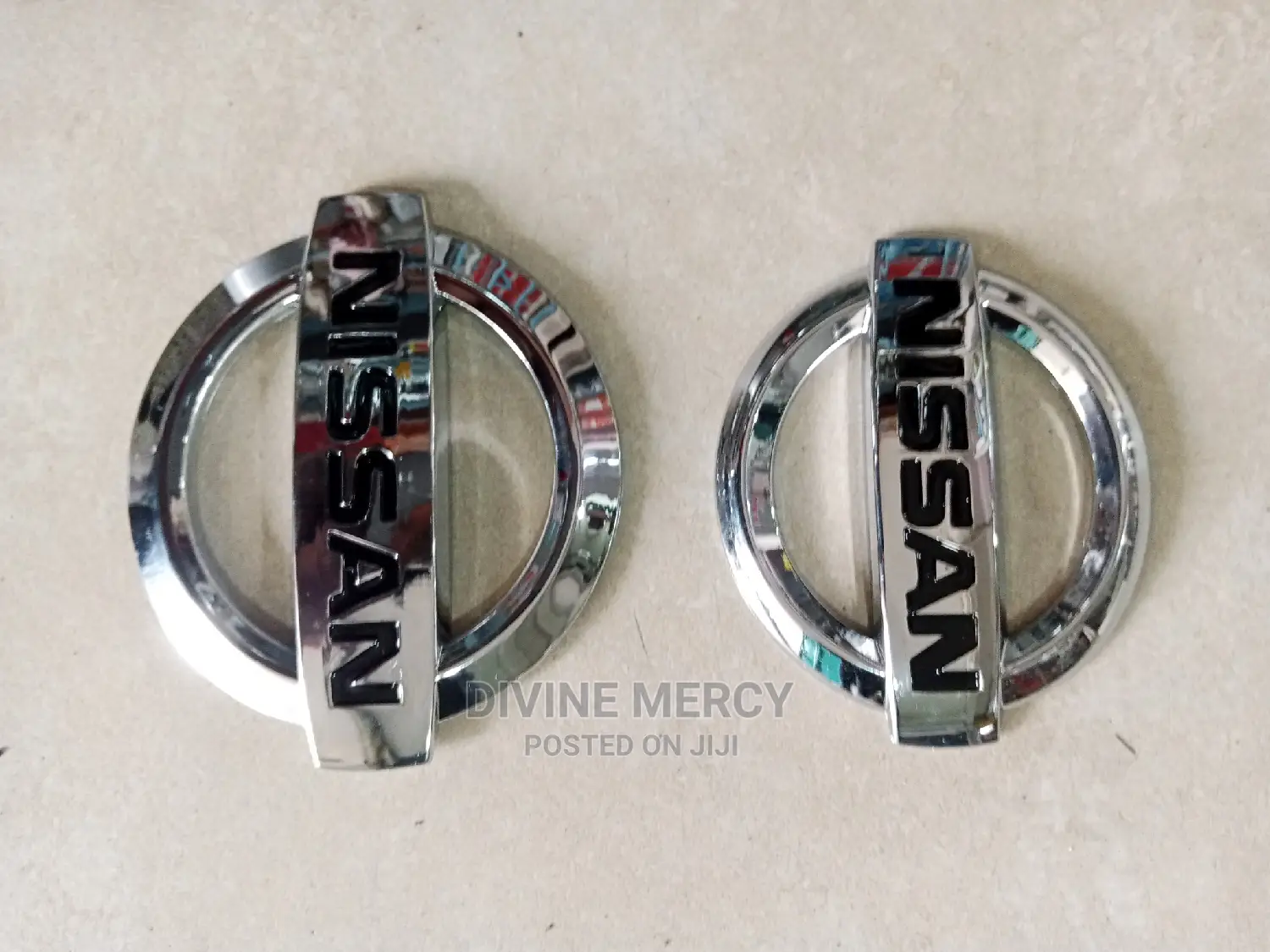 Logos Nissan Emblem