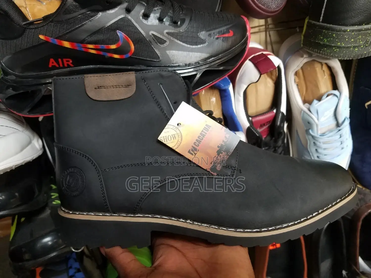 Cacatua Official Boots